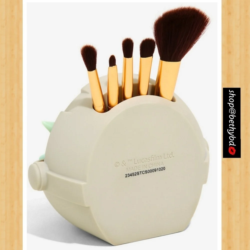 (646) Loungefly The Child Makeup Brushes&Holder Star Wars Mandalorian NWT - Picture 4 of 5
